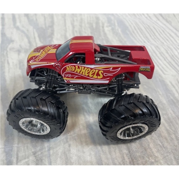 Hot Wheels Red #3 Racing Monster Jam Truck Big Wheel Excellent Condition Car - Picture 4 of 10